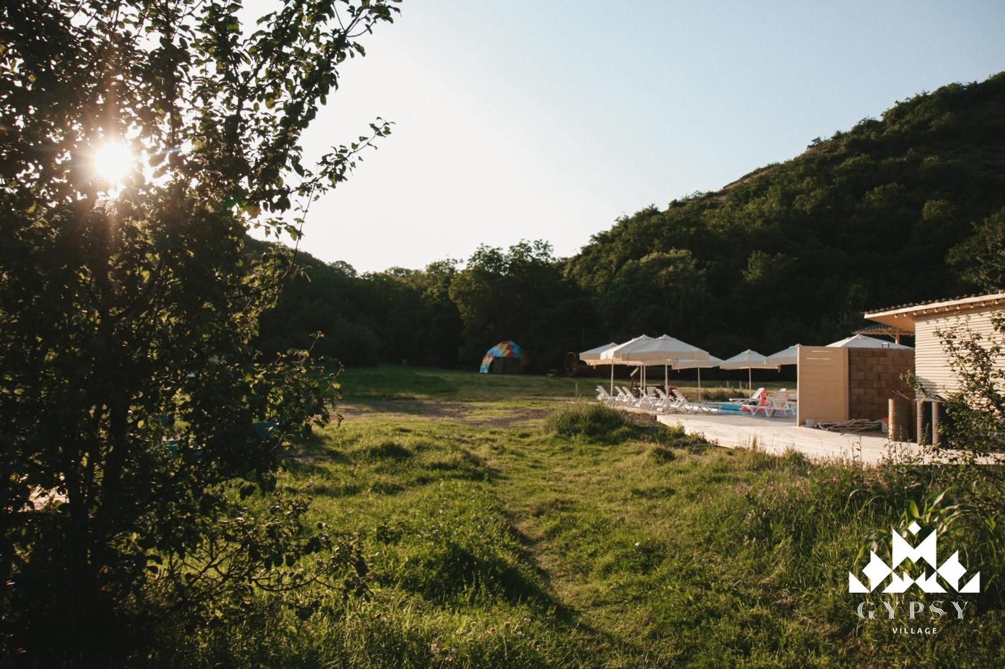 Gipsy Village Park Hotel Asureti Dış mekan fotoğraf
